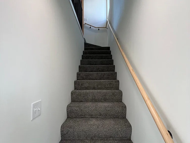 501 Knox Ave N #2 — Photo 6