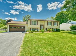 26 Donlin Dr, Rochester, NY 14624