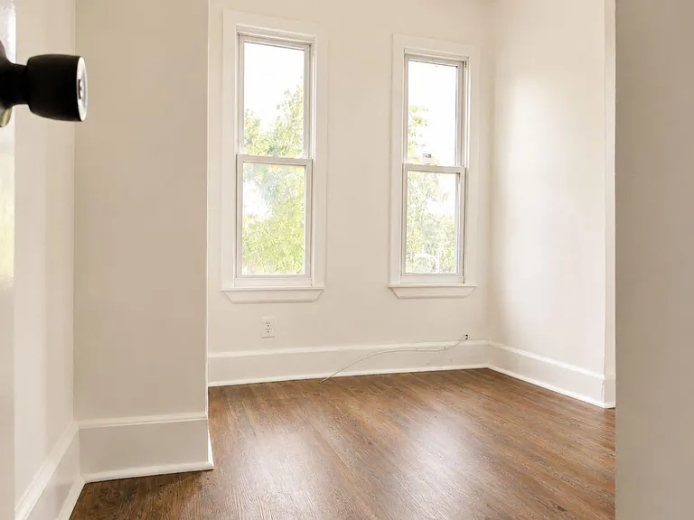 2633 N Franklin St — Photo 6