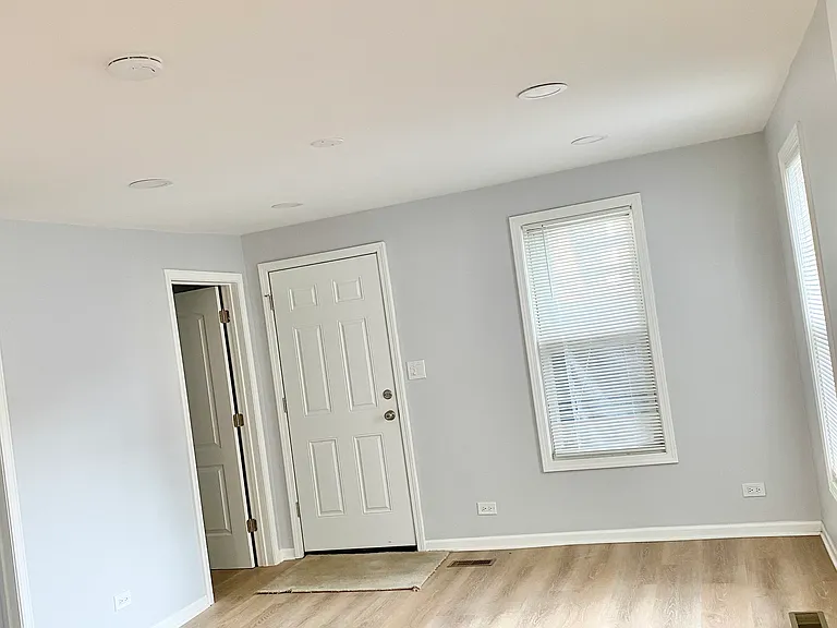 1026 W 20th Pl #1R — Photo 1