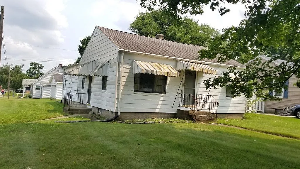 1601 Webber St photo 1