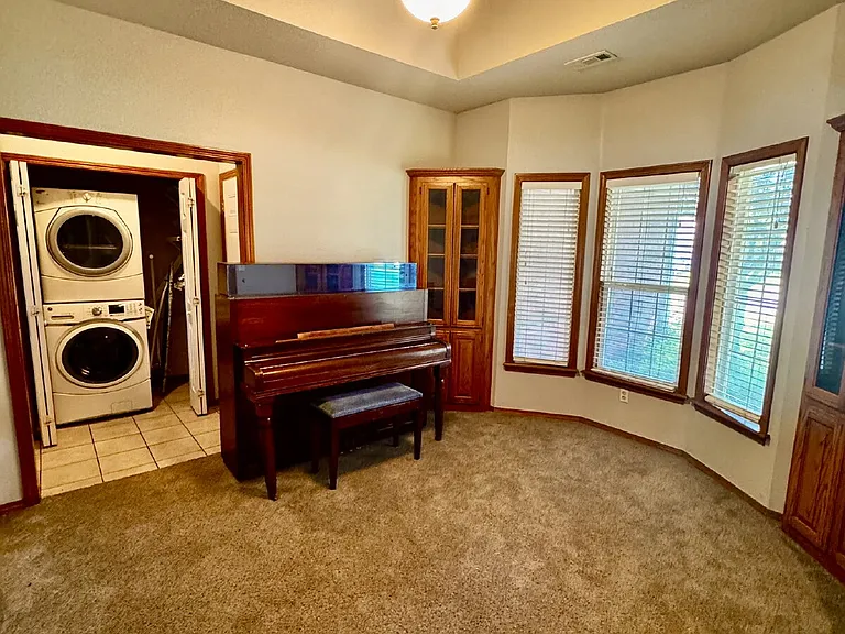 3802 Maple Rd — Photo 13
