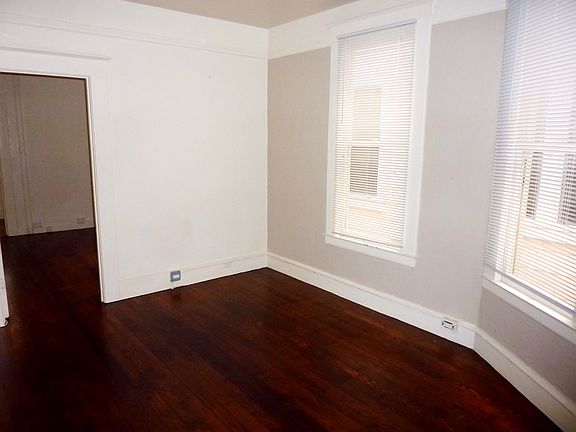 4th image of 1558 Howard St