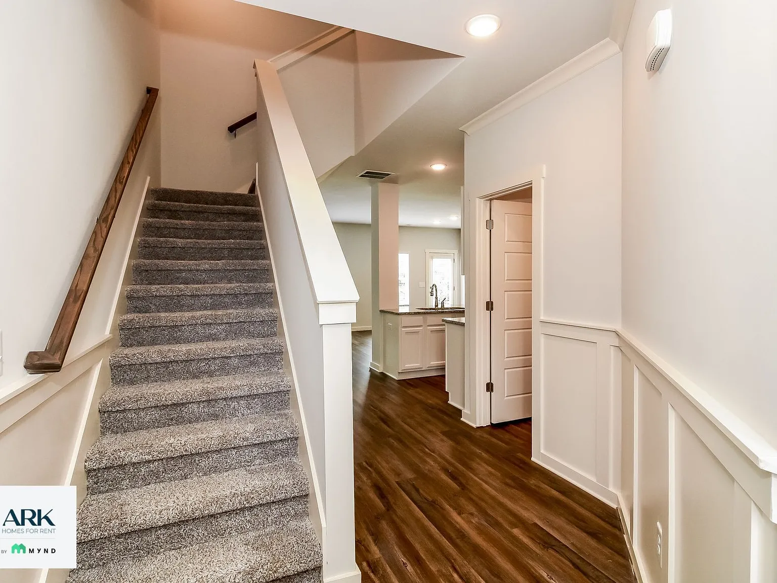 4 bed, 2.5 bath, 1947 sqft, $2,055 — Photo 3