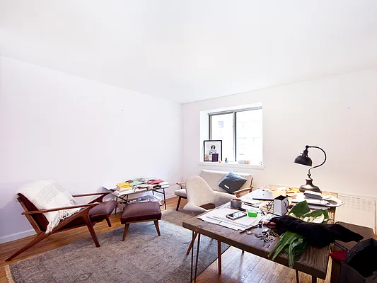 Rented by R New York | media 9