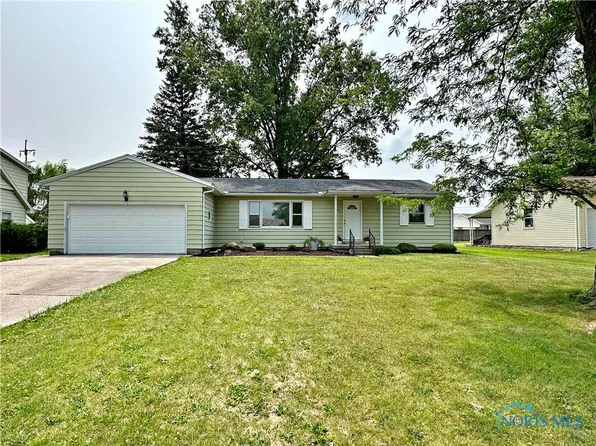 35 Beechwood Dr, Tiffin, OH 44883