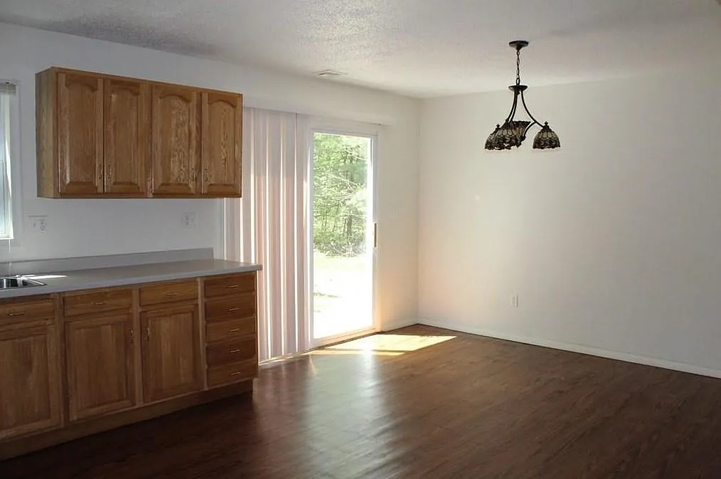 3 bed, 1432 sqft, $2,750 — Photo 3