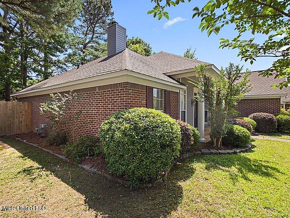 2nd image of 206 Laurel Oak Cv