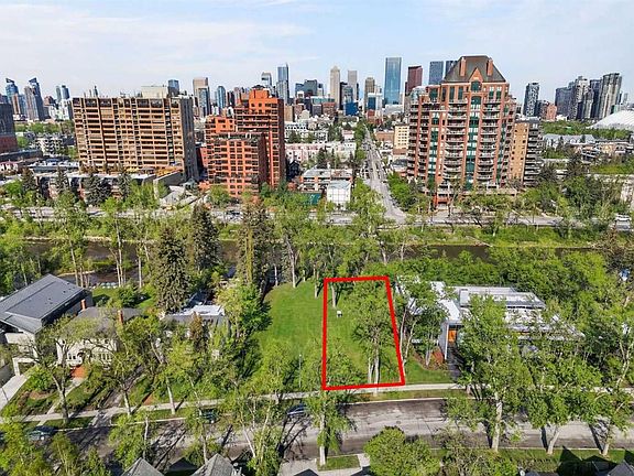 2nd image of 310 Roxboro Rd SW