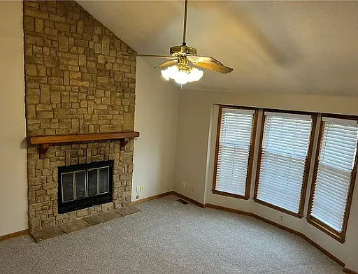 4 bed, 2500 sqft, $2,200 — Photo 4