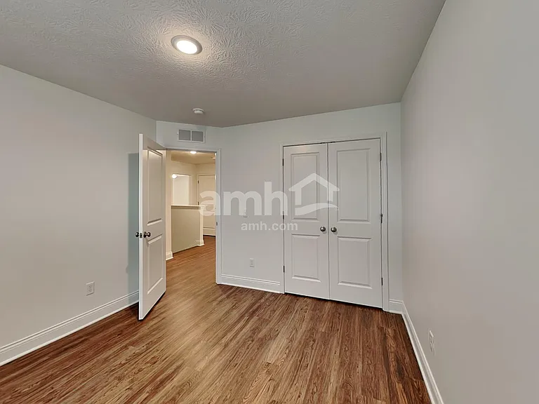 906 Castor Dr — Photo 25
