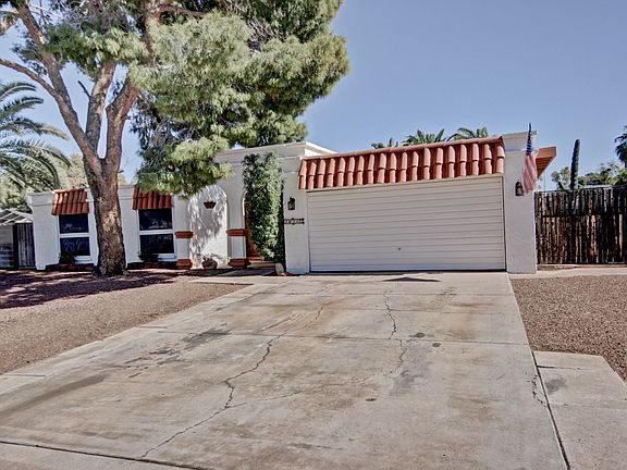 4th image of 2821 S Las Palmas Cir