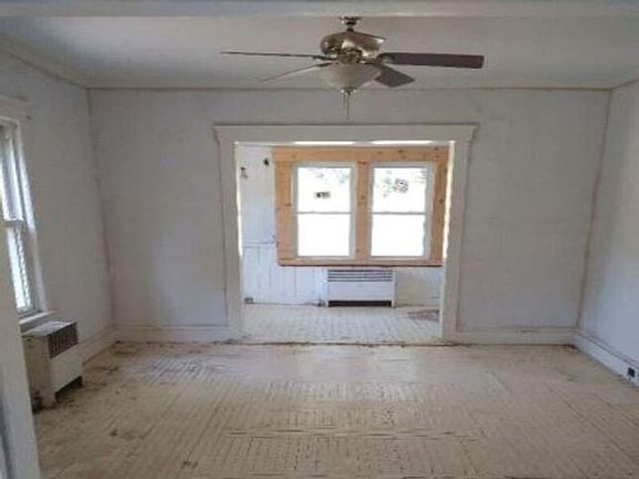 5th image of 22 Erie St