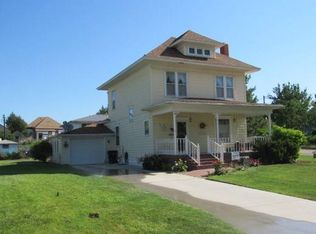 404 5th Ave W, Benkelman, NE 69021