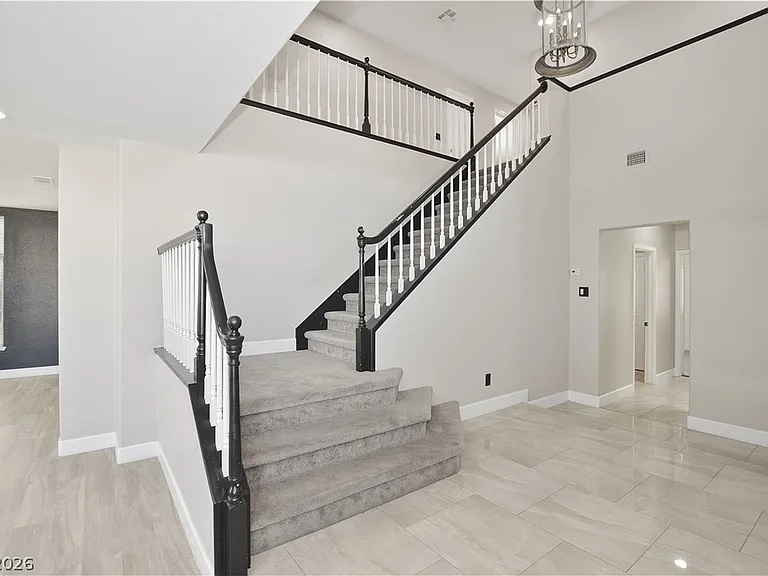 747 Canyon Crest Dr — Photo 21