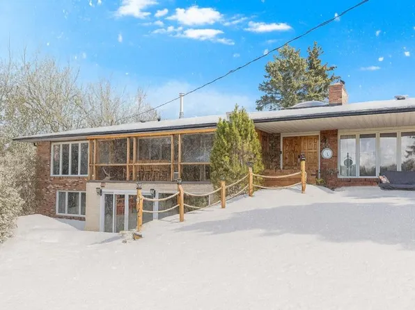 24157 W Meadow Dr, Rocky View County, AB T3R 1A8