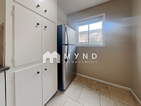 4th image of 5123 Del Monte Dr APT 10