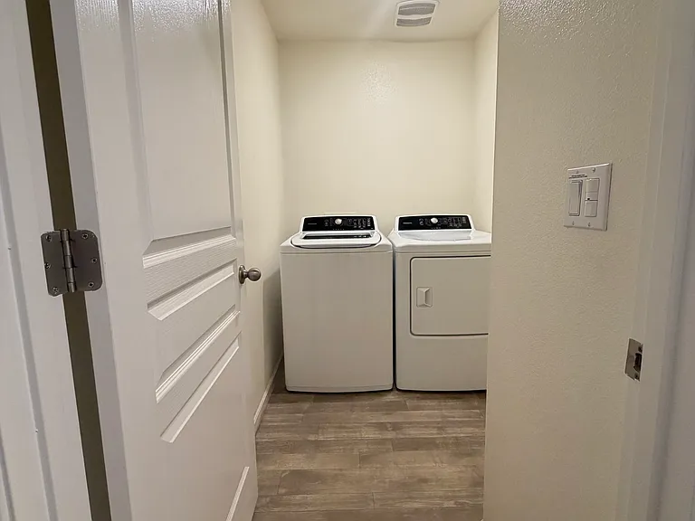5581 W Pontiac Way — Photo 11