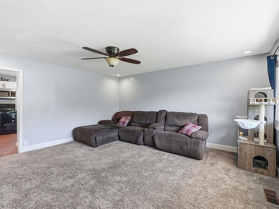 3rd image of 2258 N Shady Ln