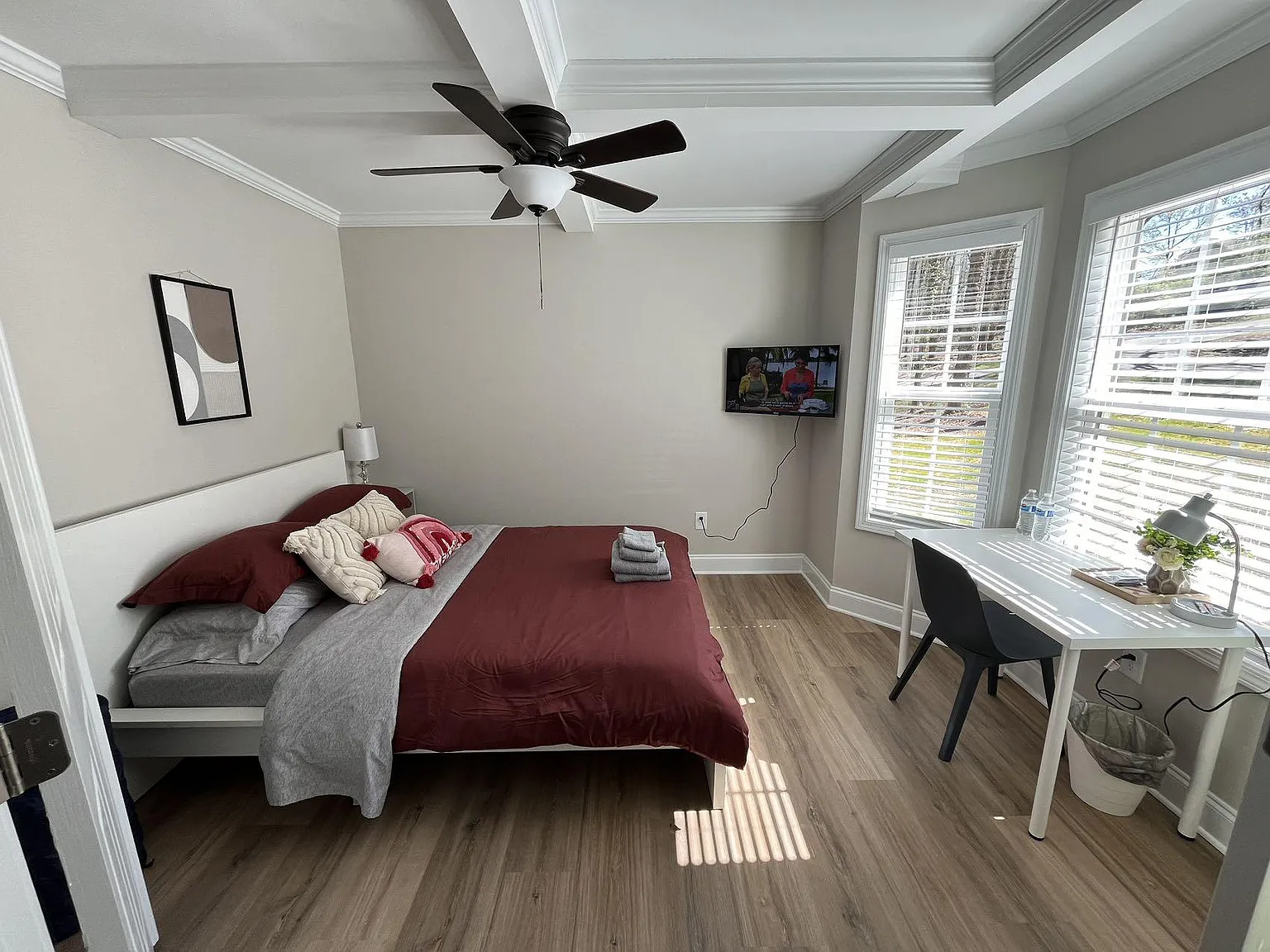 4 bed, 2.5 bath, 2300 sqft, $1,035 — Photo 3