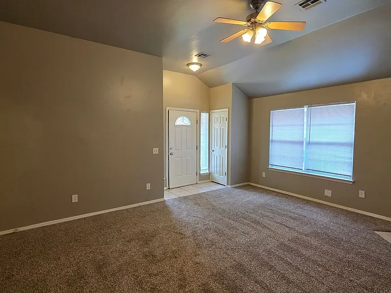 1716 W Palm Pl — Photo 6