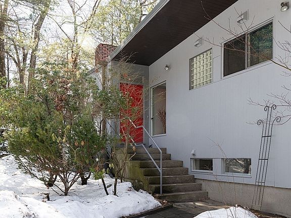 3rd image of 58 Hill St