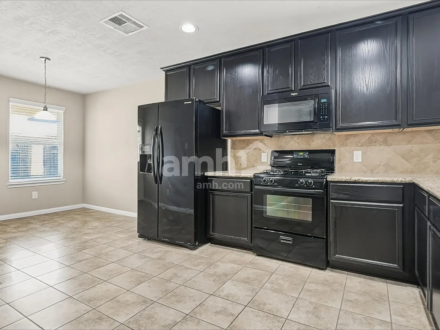 3 bed, 2.0 bath, 1582 sqft, $1,890 — Photo 3