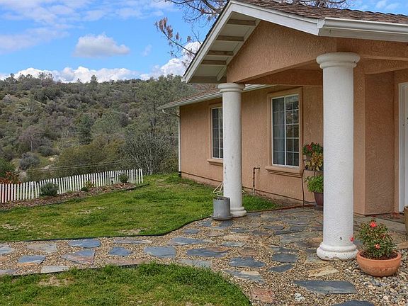  View of side from front