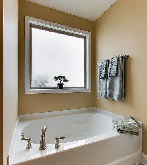 Private bath tub for the master bedroom - very bright!