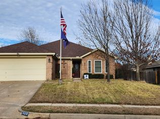 820 Beaver Creek Dr, Burleson, TX 76028