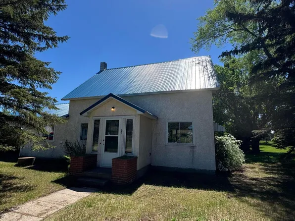 310 1st St, Ypsilanti, ND 58497