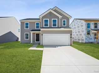 378 Edge Brk, Holly, MI 48442