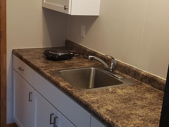 3rd image of 109 W Clifton St