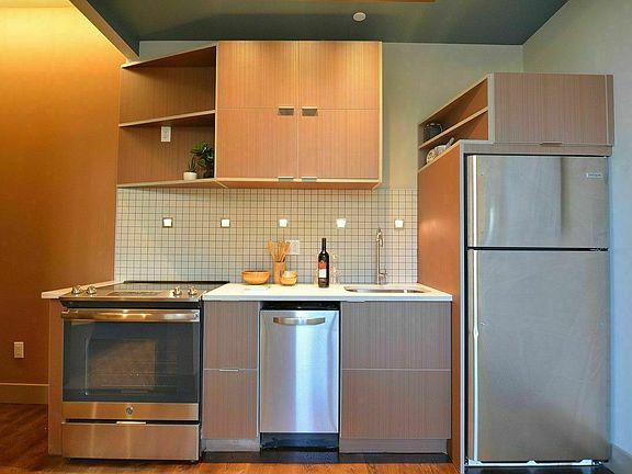 2nd image of 441 Meeker Ave #3A