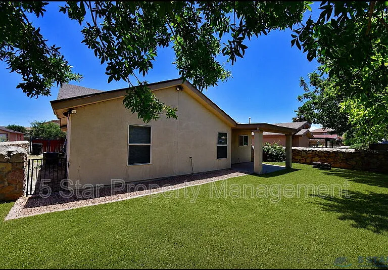 804 Margarita St — Photo 41
