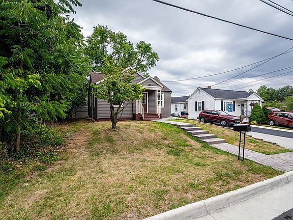 2nd image of 984 S Dogwood Dr