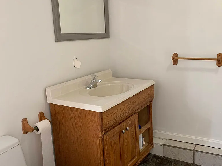 112 N Maple St — Photo 9
