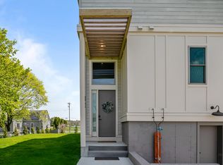 82 Ellery Rd, Newport, RI 02840