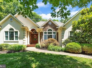 17 N Tanglewood Dr, Gibbsboro, NJ 08026