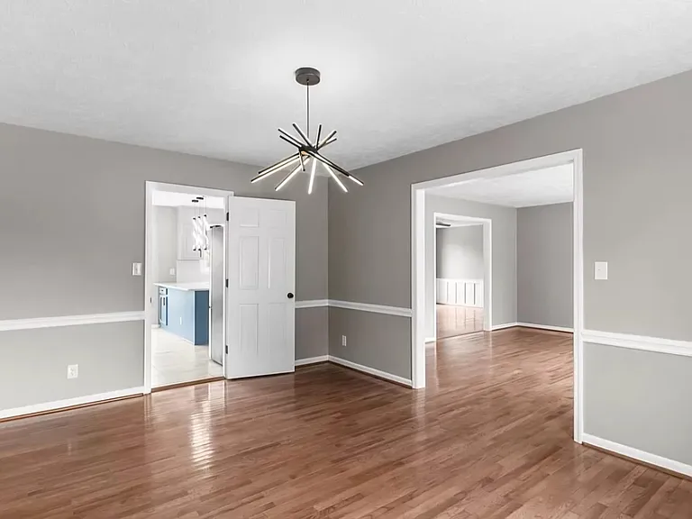 645 Welsh Pl — Photo 11