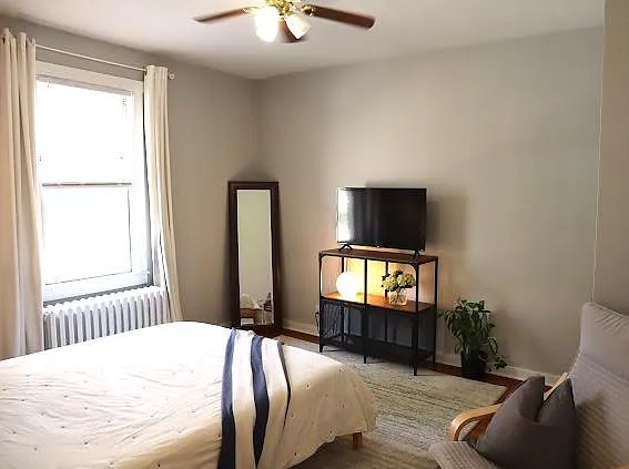 5571 Hobart St #1 — Photo 14