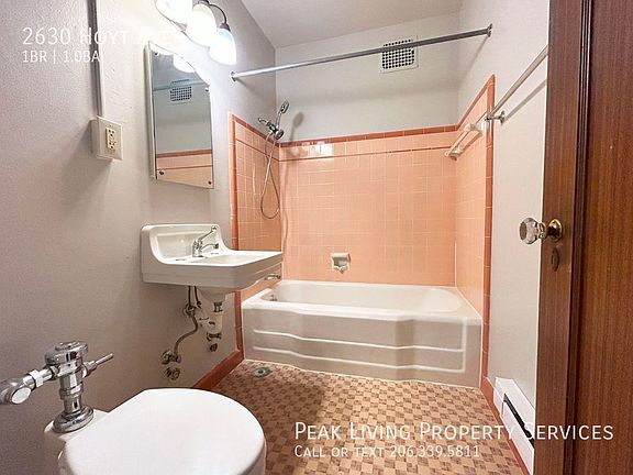 3rd image of 2630 Hoyt Ave #7