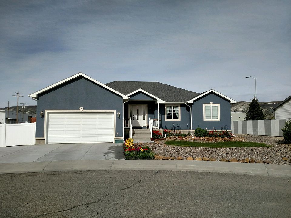 1st image of 5 Fairway Dr