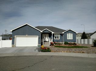 5 Fairway Dr, Rock Springs, WY 82901