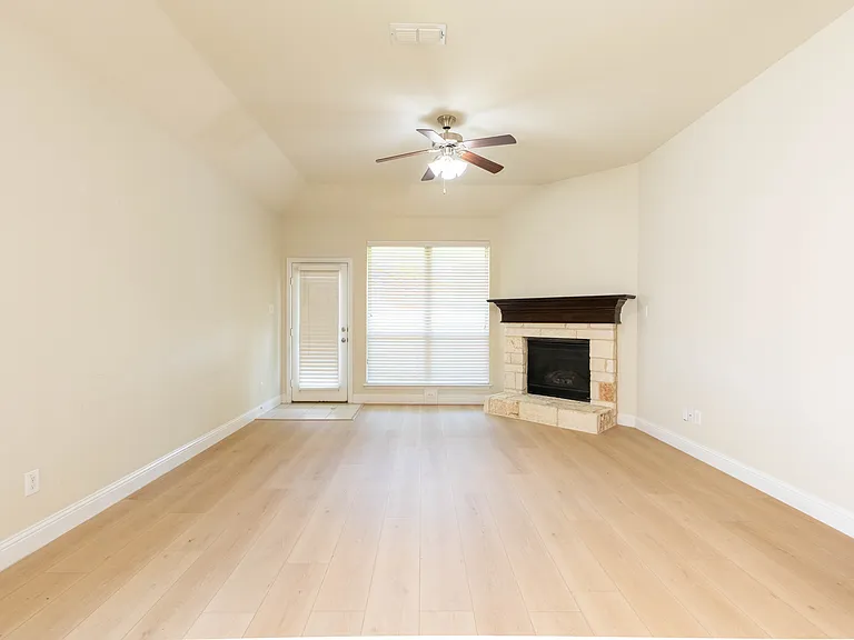 612 Calliopsis St — Photo 14