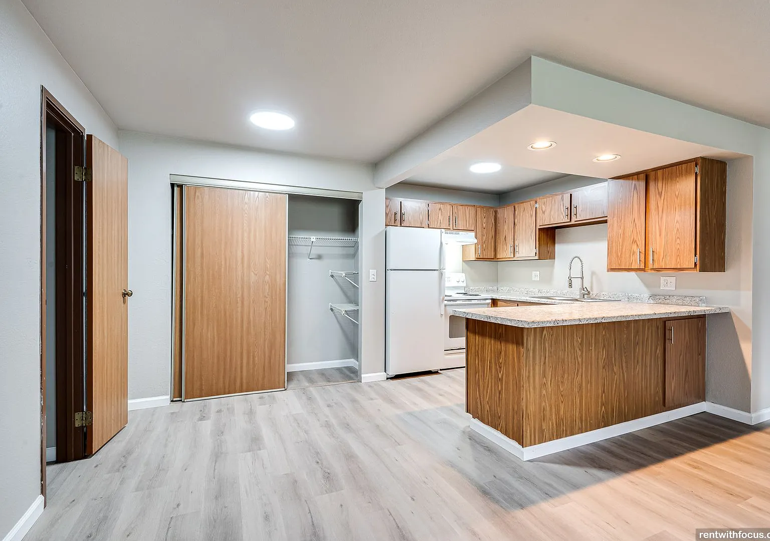 Nova Apartments — Photo 2