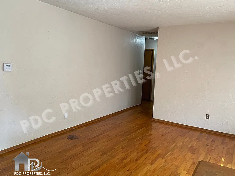 832 S Luster Ave — Photo 6