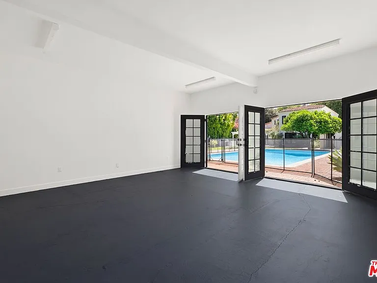 712 N Rodeo Dr — Photo 34
