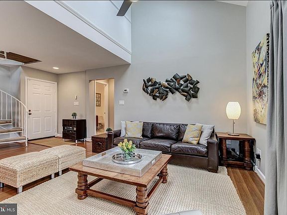 5th image of 5919 Barbados Pl APT 201