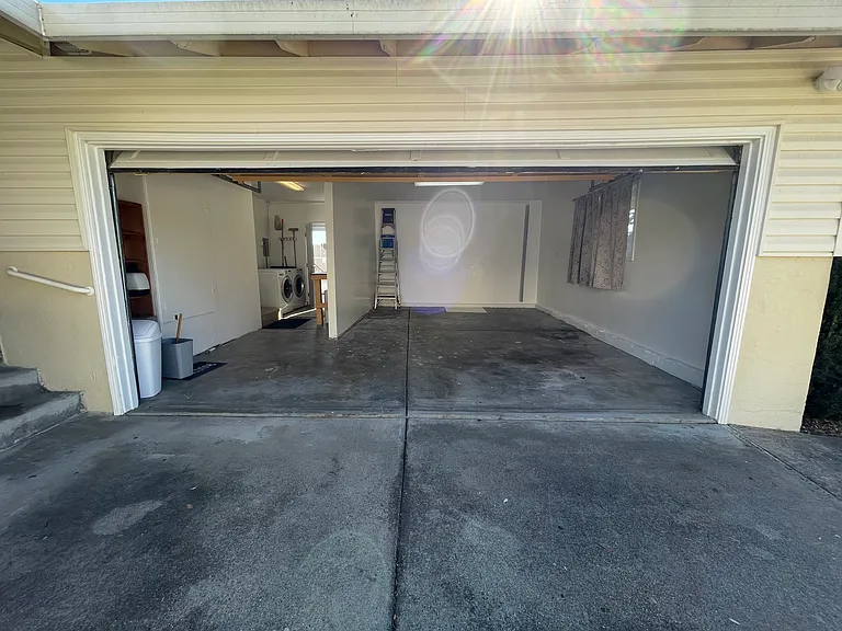 3420 Fleetwood Dr — Photo 32